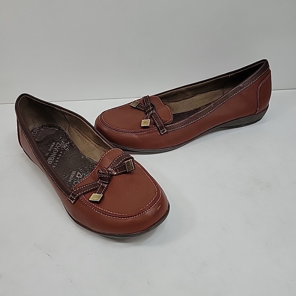 Natural Soul Gracie Womens Loafers Brown Comfort Flats Slip On Size 8 Preppy